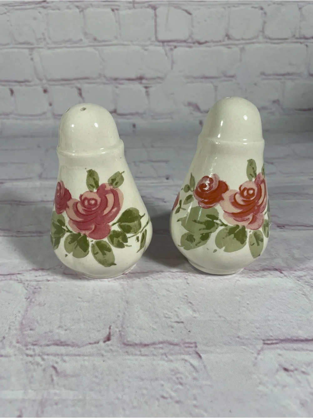 Vintage Gibson Roseland Pink Rose Pear Shaped Ceramic Salt and Pepper Shakers